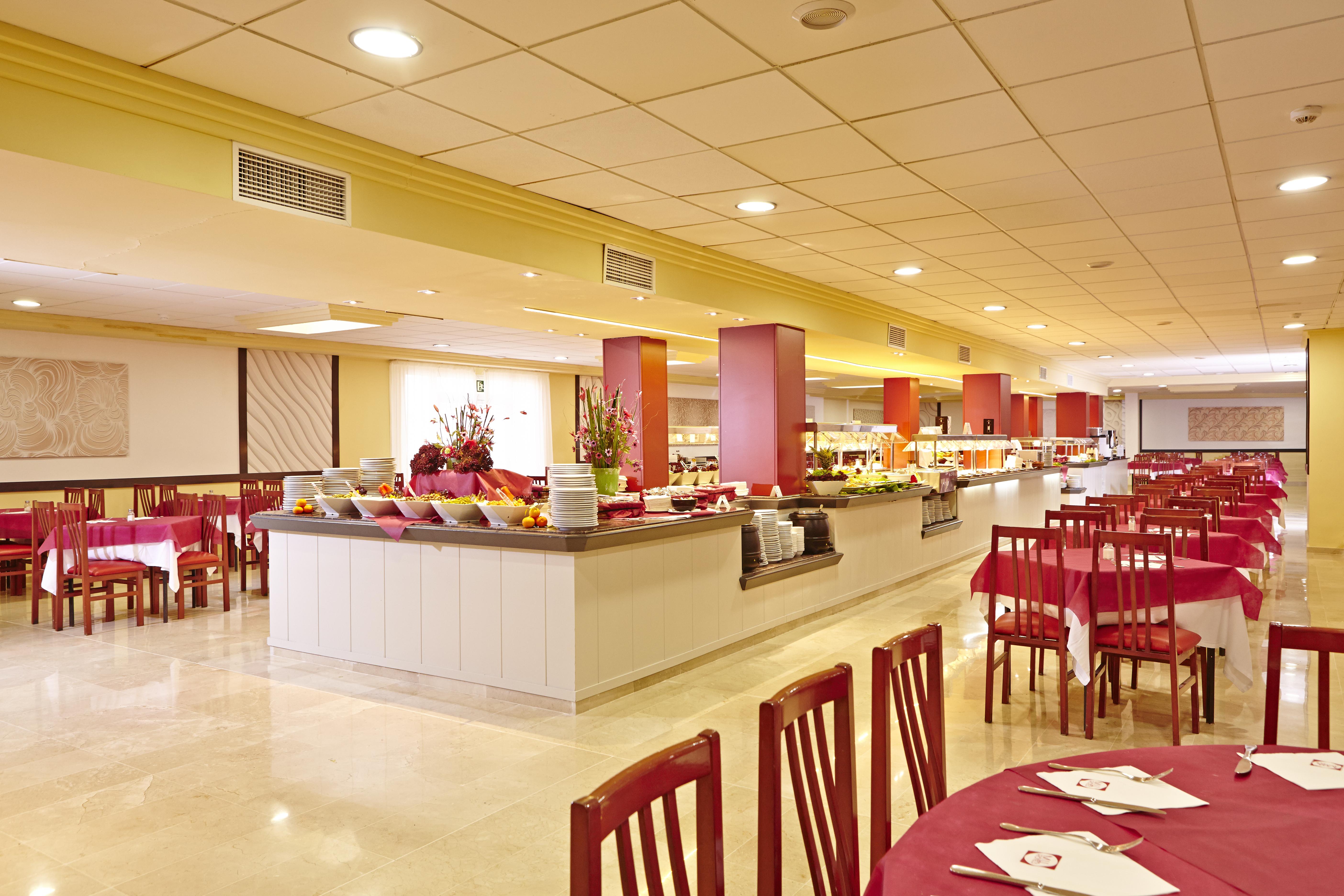 Sahara Nubia Gobi Hotel Ses Cadenes Exterior photo A buffet at a hotel