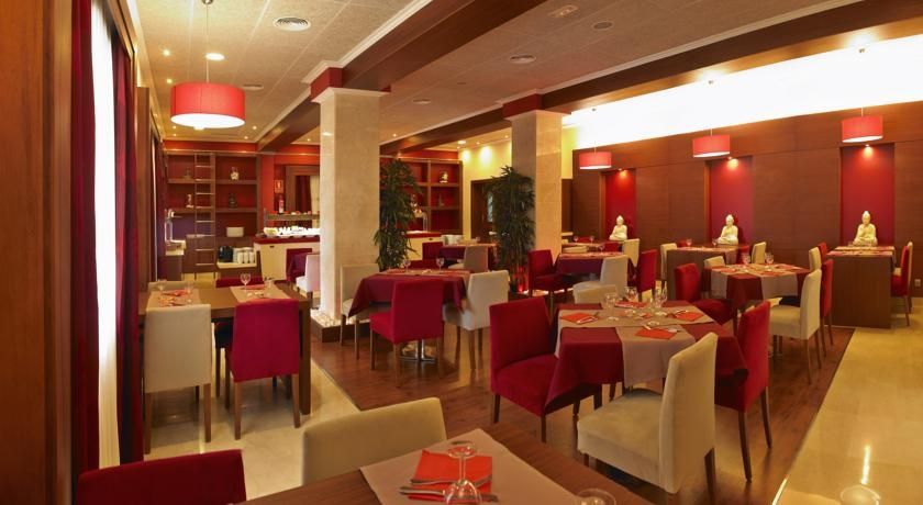 Sahara Nubia Gobi Hotel Ses Cadenes Exterior photo Interior of a restaurant
