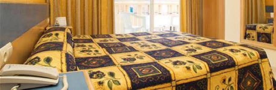 Sahara Nubia Gobi Hotel Ses Cadenes Exterior photo A room at the hotel
